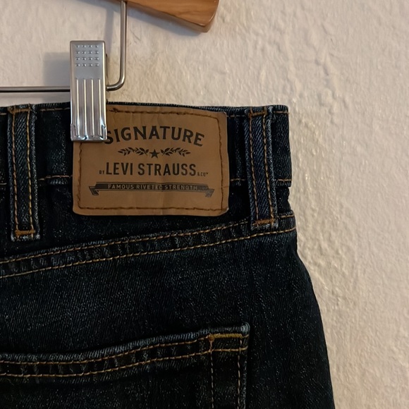 Mens Levi’s signature jeans dark wash relaxed fit - Picture 5 of 7
